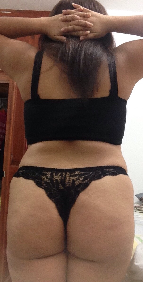i-wanna-suck:  Una ligera sugerencia puede ser muy excitante  #Disfruten