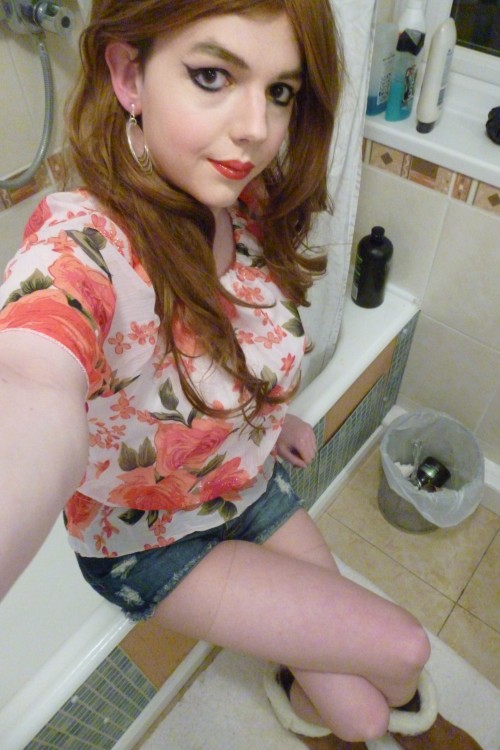 lucy-cd:  Pictures  More pictures of one of my favourite outfits, love it <3
