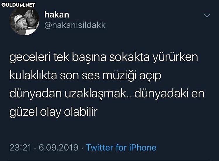 yolda yürürken 9geek'in...