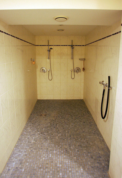 openshowers: Clostermanns Hof hotel, Niederkassel, Germany (circa 2006)