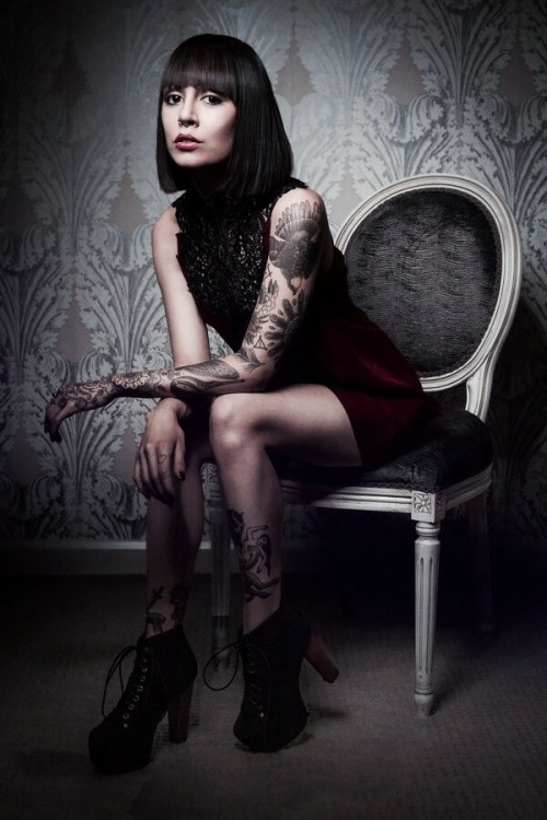 hannahpixiesnowdondaily:Hannah snowdon for queen bee