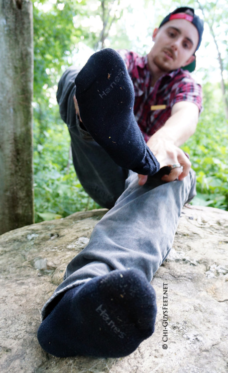 bruiser-81:  See more of M-J and size 12’s exclusively on: www.chi-guysfeet.net 