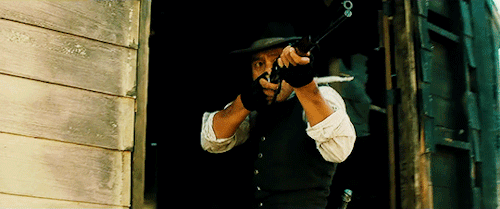 tony-starkes:Knives, there’s nothing to it.