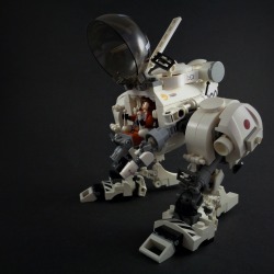 rhubarbes:  Lego mech by Marco MarozziMore robots here.