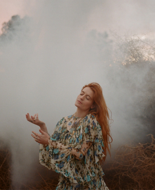 fatmdaily:Florence Welch photographed by Vincent Haycock 