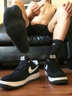 nikesockfan:How should I go about saying this? You sock fags need to start paying more attention to me. Turn on my post notifications so when I post you will get notified. Your sock master wants you to see his content and only asks you to do a simple