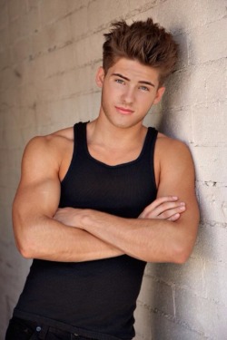 hotcelebs2000:  CODY CHRISTIAN