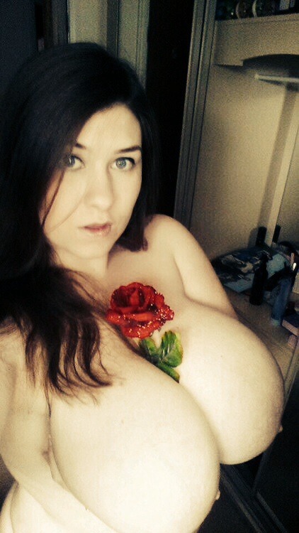 sexybbwsnaked: Gorgeous great big boobs. Cum and view our FANS. The more popular they are the more t