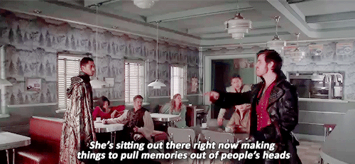 ahoymilady:#protective boyfriend killian jones (◕‿◕✿)