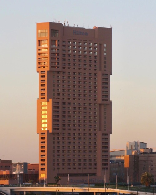 To the south of the Maspero and the Foreign Ministry stands a third skyscraper of roughly-equal heig