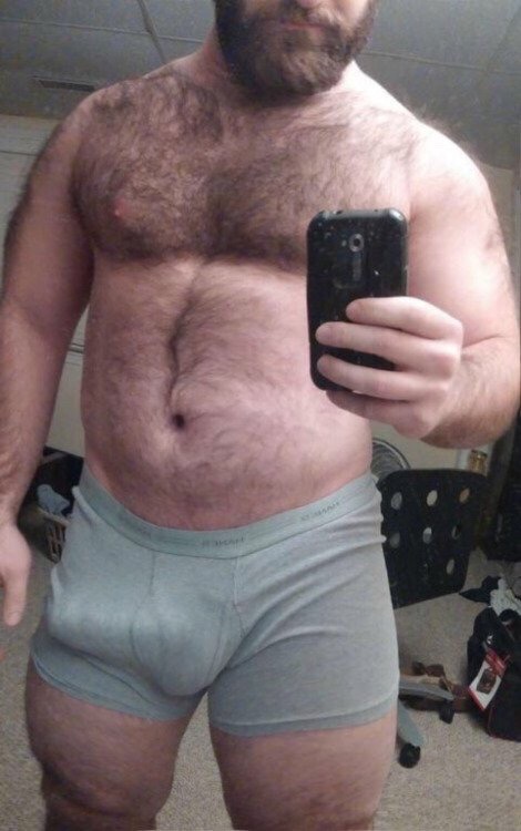 bearyfellas:  Follow me for more bearyfellas bearyfellas.tumblr.com Wowwwww mmmmmm delicious big bea