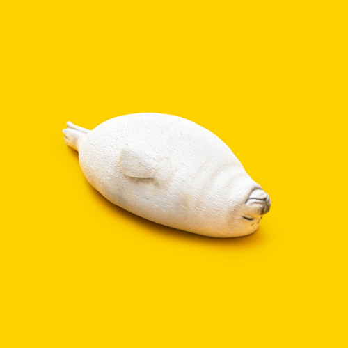 spx808:  (via [拡大画像] 動物の寝た姿をモチーフにしたミニフィギュア「もうしら寝」登場 - GAME Watch) 