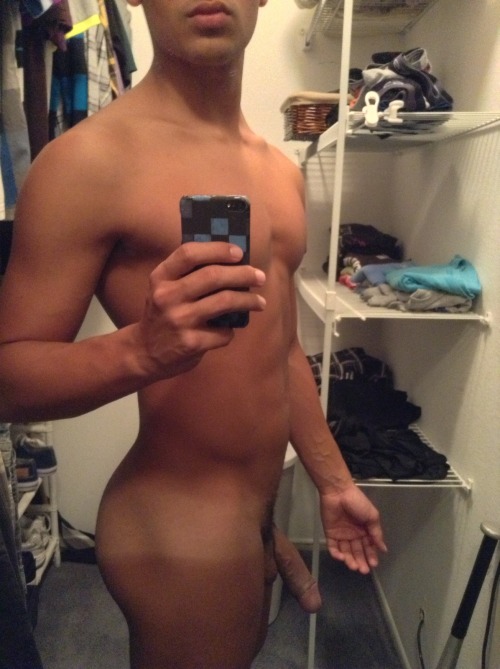 XXX instaguys:  Guys with iPhones Source: gwip.me photo