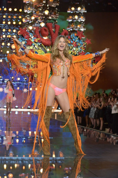 Behati Prinsloo.Boho Psychedelic|VSFS: 2015.