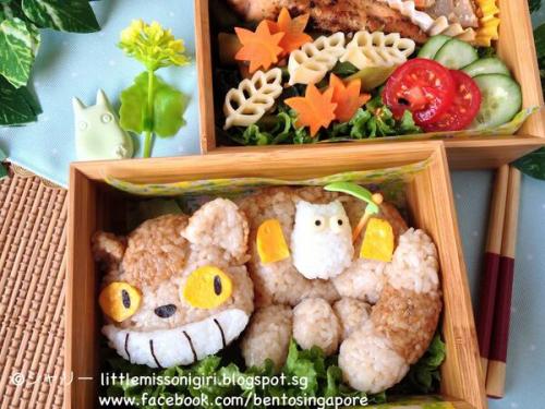 シャリー Shirley ?@littlemissbento   ネコバスのキャラ弁　Catbus Totoro Bento　http://www.facebook.com/bentosingapor