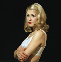 dailyactress:  Rosamund Pike 