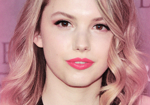 jemmasmmns:   Hannah Murray attends the “Game Of Thrones” Season 4 New York premiere at Avery Fisher Hall, Lincoln Center on March 18, 2014 in New York City. 