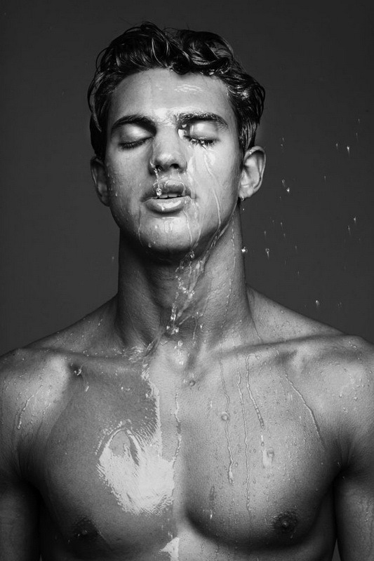 hunks4you:http://hunks4you.tumblr.com/  Say Something  Send Something 