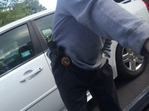 hoopsandboobs:  s-bou:  y’all would be surprised who I serve drugs to lmao  ain’t even surprised, i done seen it all  everyone need there fix jajaj