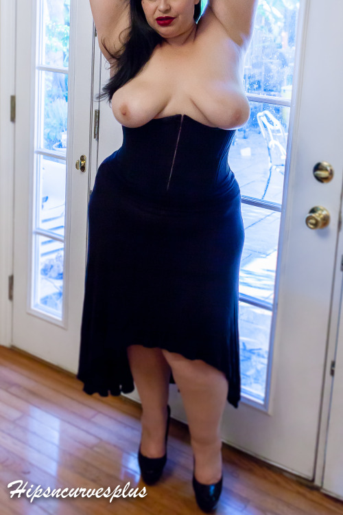 hipsncurvesplus:  A nicely lace corset makes me smile!  To continue supporting my blog or for a private photo session or video clip Hipsncurvesplus wishlist: https://www.amazon.com/registry/wishlist/1A48OOVH79Z35/ref=cm_sw_r_ip_wl_o_K0O0vbWSCYGRQ