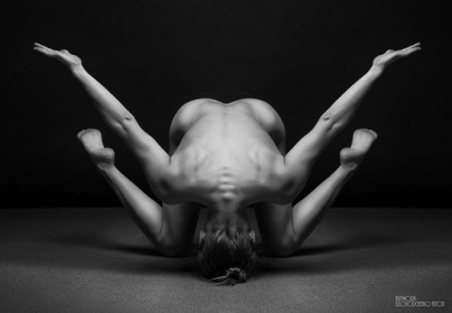 (Women’s Bodies Captured In Stunning B&amp;W ‘Bodyscapes’から)