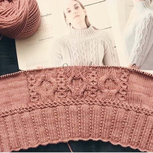 quinceandco: How beautiful are those cables? WIP regrammed from @imuzak12. Pattern is Fibi, worked i