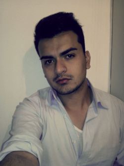 chicosmexicanosalxtremo:  Un sabroso peludito del DF wow!  Tú también manda tus aportes a: xboytmblr@hotmail.com