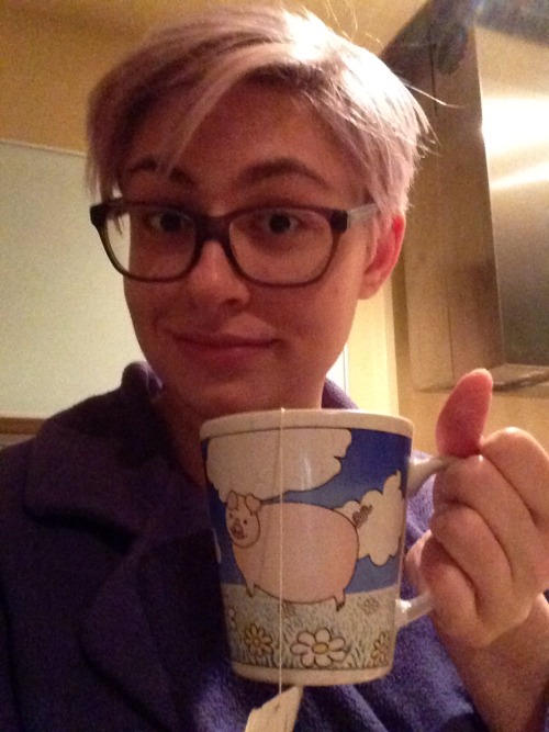 with the help of a pile dressing gown and my favorite pig mug i am up and warm and ready to get exci
