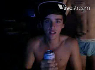 male-celebs-naked:  Jai and Luke Brooks 7See more here