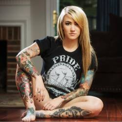 tattooedmafia:  http://bunnyholliday.tumblr.com/ 