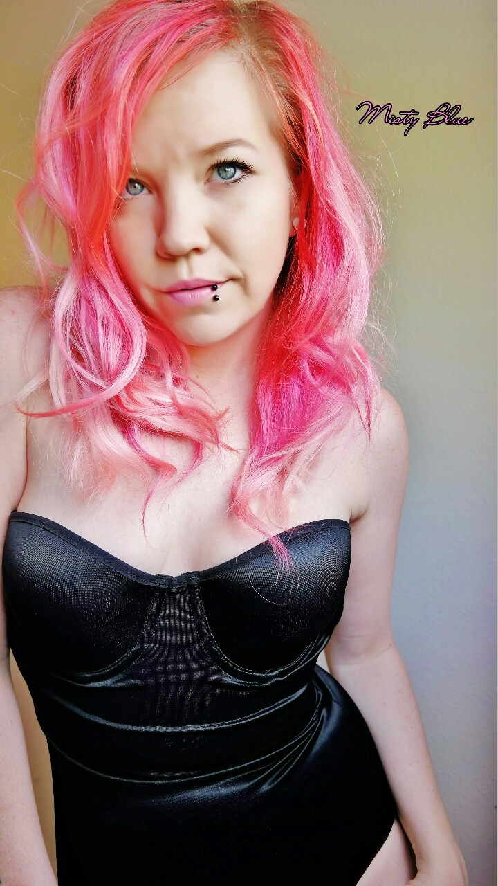 mistybluetx:  Black pushup corset 💋❤