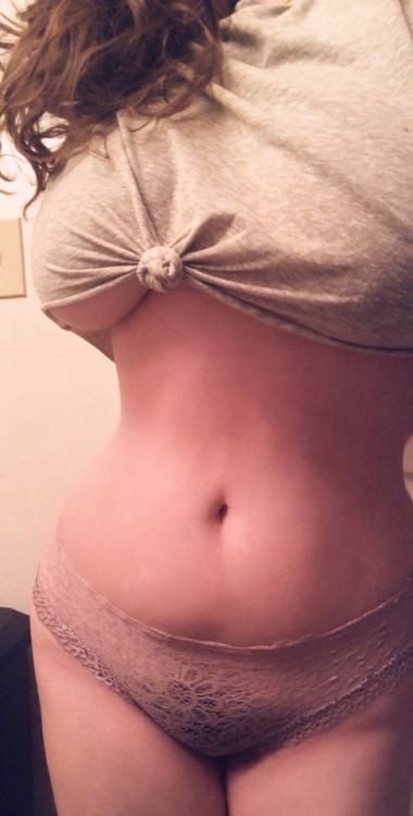 acabarprincess: idk what’s up with my physical form lately but underboob is a win for everyone every