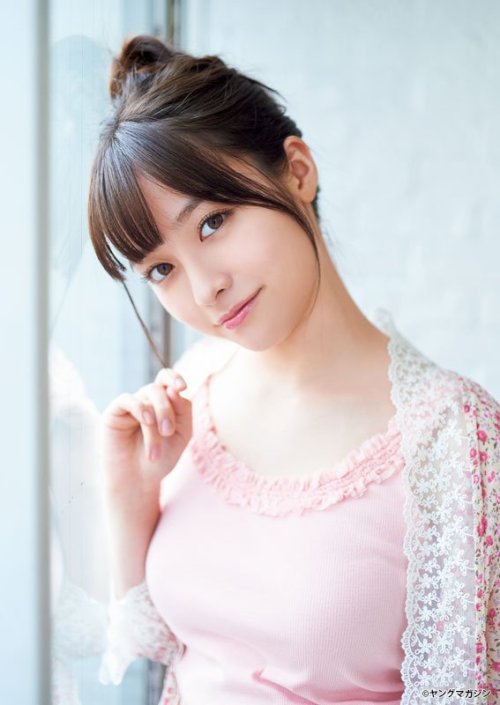monowasure: ORICON NEWS（オリコンニュース）‏@oricon【本日発売】 橋本環奈、オトナの魅力を完全解放ショートパンツ&amp;ワンピから、輝く美脚を大胆お披露