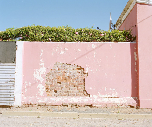 kent-andreasen:Bust Wall Bust wall © Kent Andreasen :