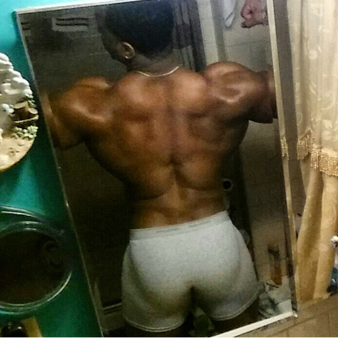 mediumrarebeef:  Beefed up cuties!