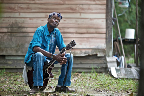 bobbycaputo:  Photographer Documents Mississippi’s Last Remaining Blues Musicians For his series Portraits of the Blues, photographer Lou Bopp captures the last remaining Mississippi delta Blues musicians. Since 2008, he has made portraits of over