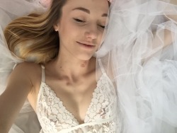 ialienslut:  angel baby