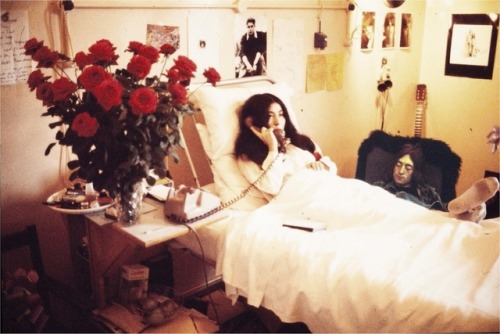 soundsof71: hellyeahlennon:   From November 4 until November 25, 1968 John and Yoko occupied Room Number 1, Second West Ward Queen Charlotte’s Maternity Hospital, London, When John’s bed was needed, he moved to an inflatable mattress on the floor.