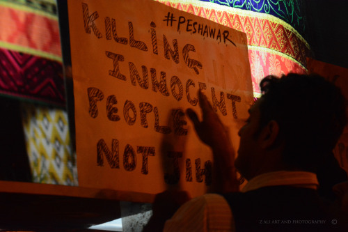 zaliartandphotography:  A candle light vigil at Karachi’s do talwar for the victims of a recent attack on school children in Peshawar, Pakistan.  135 people have been reported killed, out of which 132 were children 