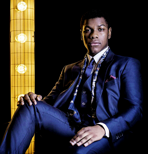 demelzahcarne:  “Ooja mooka vishi…” John Boyega sharing a [phonetic] world