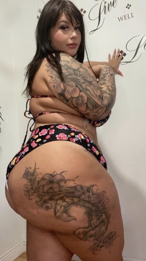 Porn Pics bbworship:Thick Mama Snow Sweet 😍❤️😘