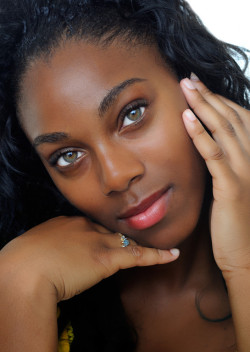 chocolatehoneybunny:  SHE ONE OF THE PRETTIEST GYALS ME EVER SEEN.  Those eyes hold mystery