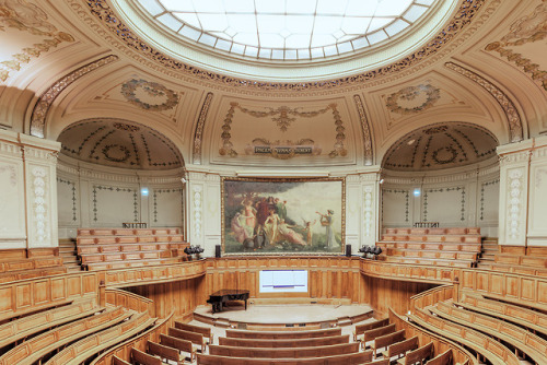 vintagepales2: Sorbonne University, Paris, France