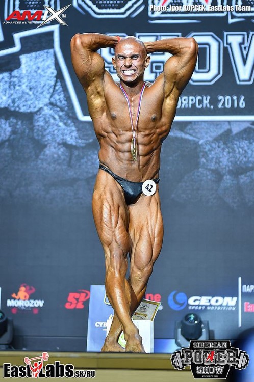 themuscleworshipdiaries:  sannong:    Bobro Sergey (Бобро Сергей) - 2016 Siberian Power Show, 80 kg.Tight as a fucking drum and loving it!  Fuck yeah!! Love that dry shredded conditioning and those cheeky facial expressions!