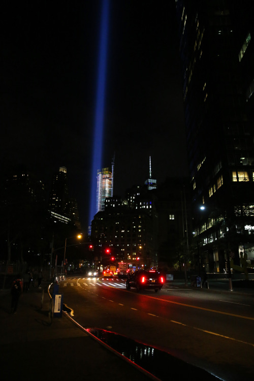 Porn photo gordonovan:  Tribute in Light The Tribute