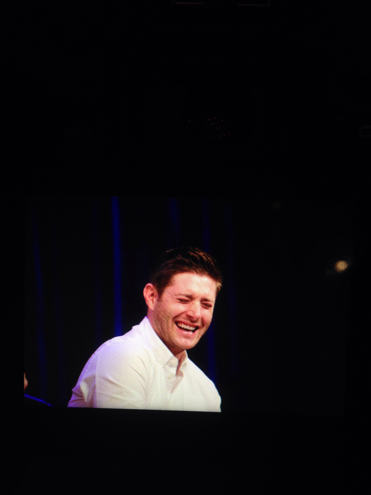 astra-lux:  Jensen giggles :3 