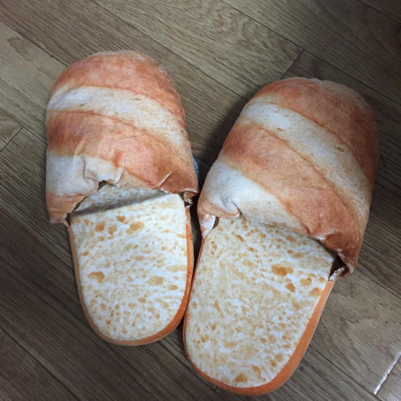 tokyomicma:  NICE INVESTMENT: BREAD SLIPPERS