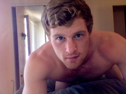 pabsrico:  jockdays:  dickade:  ☆ personal gay blog ☆  Hot studs, hung jocks, and thick cocks! http://jockdays.tumblr.com/  THOSE EYES! OMG!  Jesus Christ now i can&rsquo;t breathe