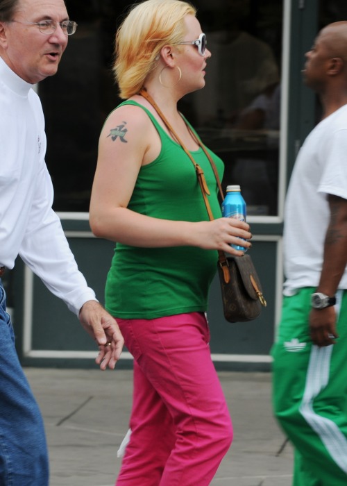 Look at them green puffies.