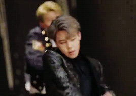 Make Me Choose ↳@cass-this-is-your-fault asked: Silver Or Pink Haired Jimin 